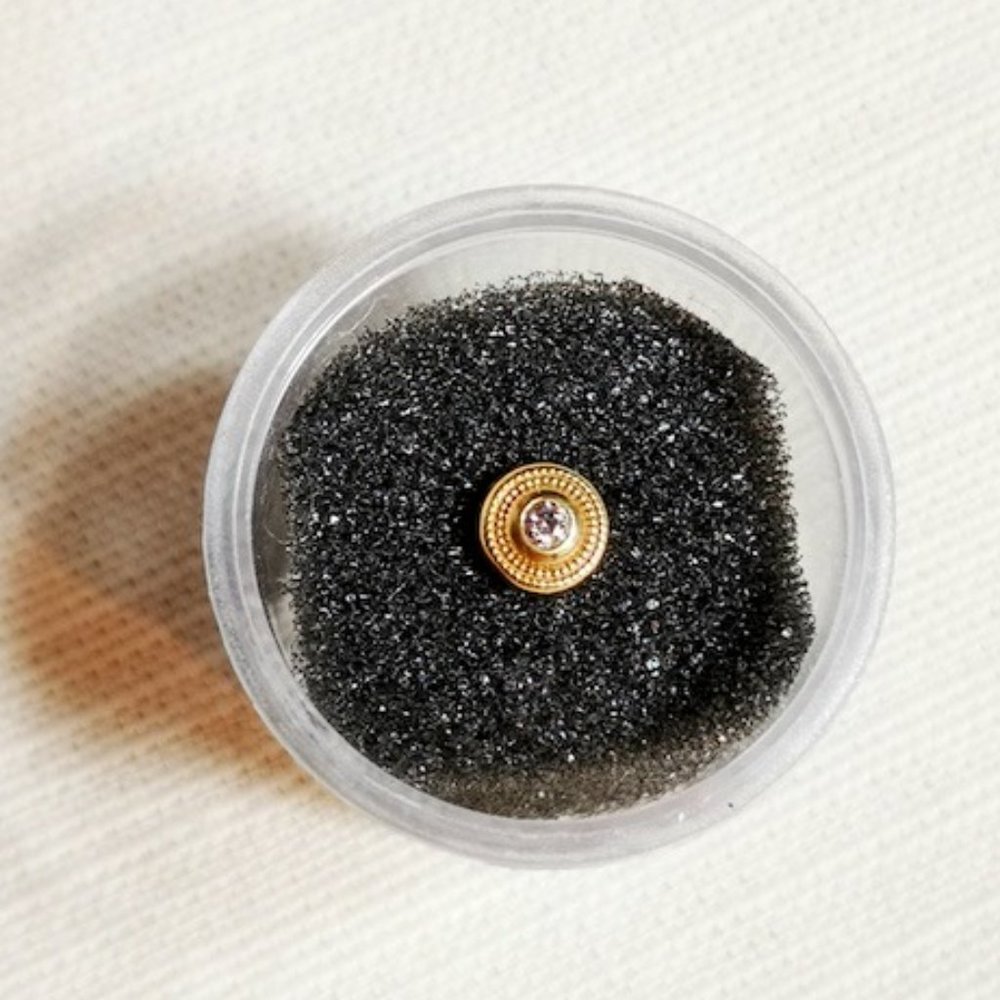 Alchemy Adornment solid gold Round Milgrain Threadless end